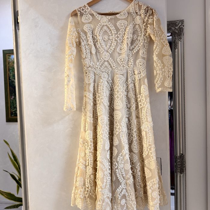 Вишукана вечірня сукня