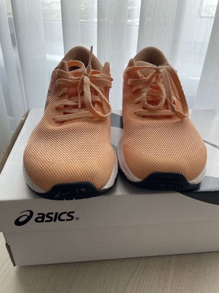 Кросівки Asics 38 р. Оригінал