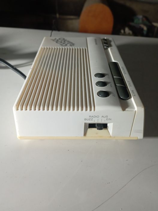 годинник  радіо FM