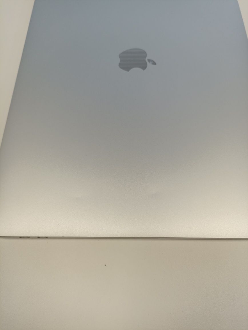 MacBook Pro 16 2019 i7/16/512+адаптер usb/hdmi/type-c і magic mouse