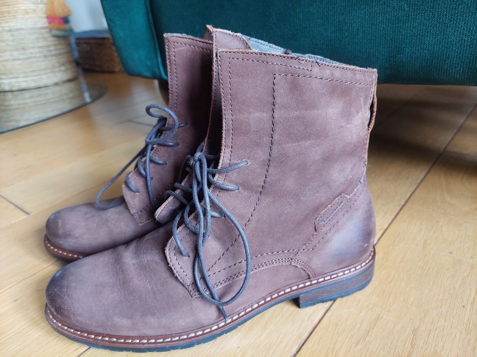 Botki Tamaris skóra naturalna nubuk
Rozmiar 40