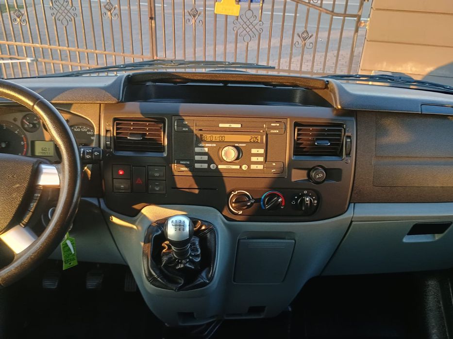 Ford Transit 9 osób! Mały przebieg!