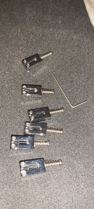 Sadles para ponte de guitarra fender