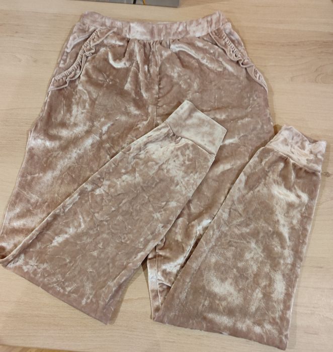 Продам велюровий костюм