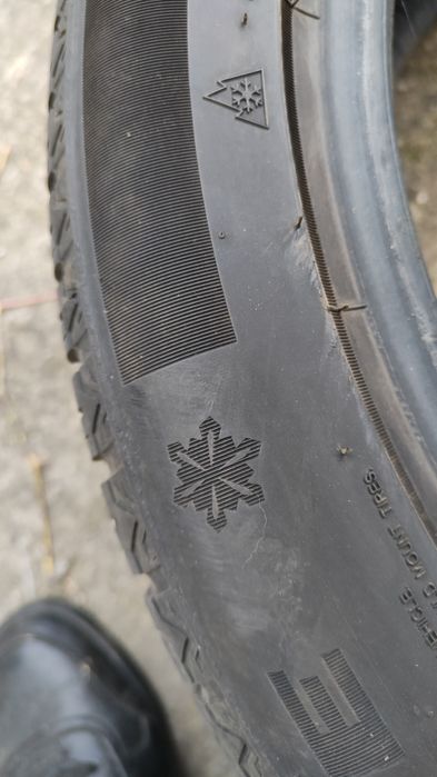 Шини зима 215/50/17 2021 рік