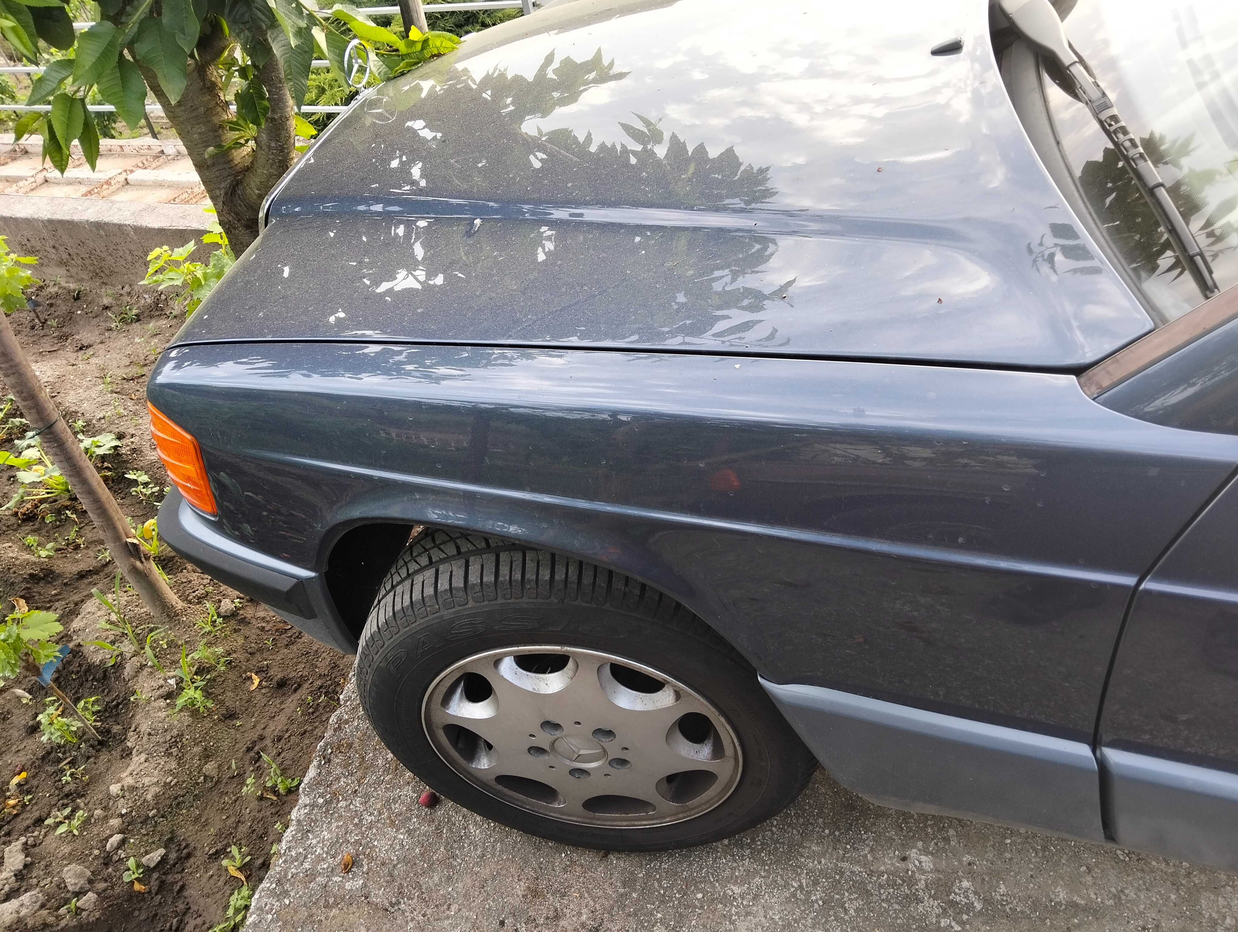 Venda de Mercedes 190 em muito bom estado