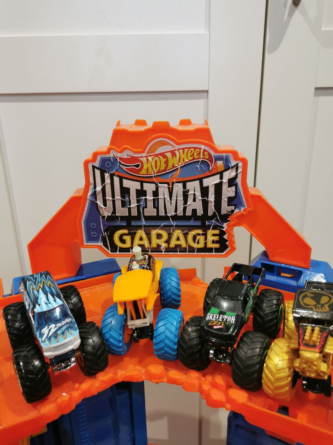 Duży Garaż parking hot Wheels t-rex dinozaur,prezent
