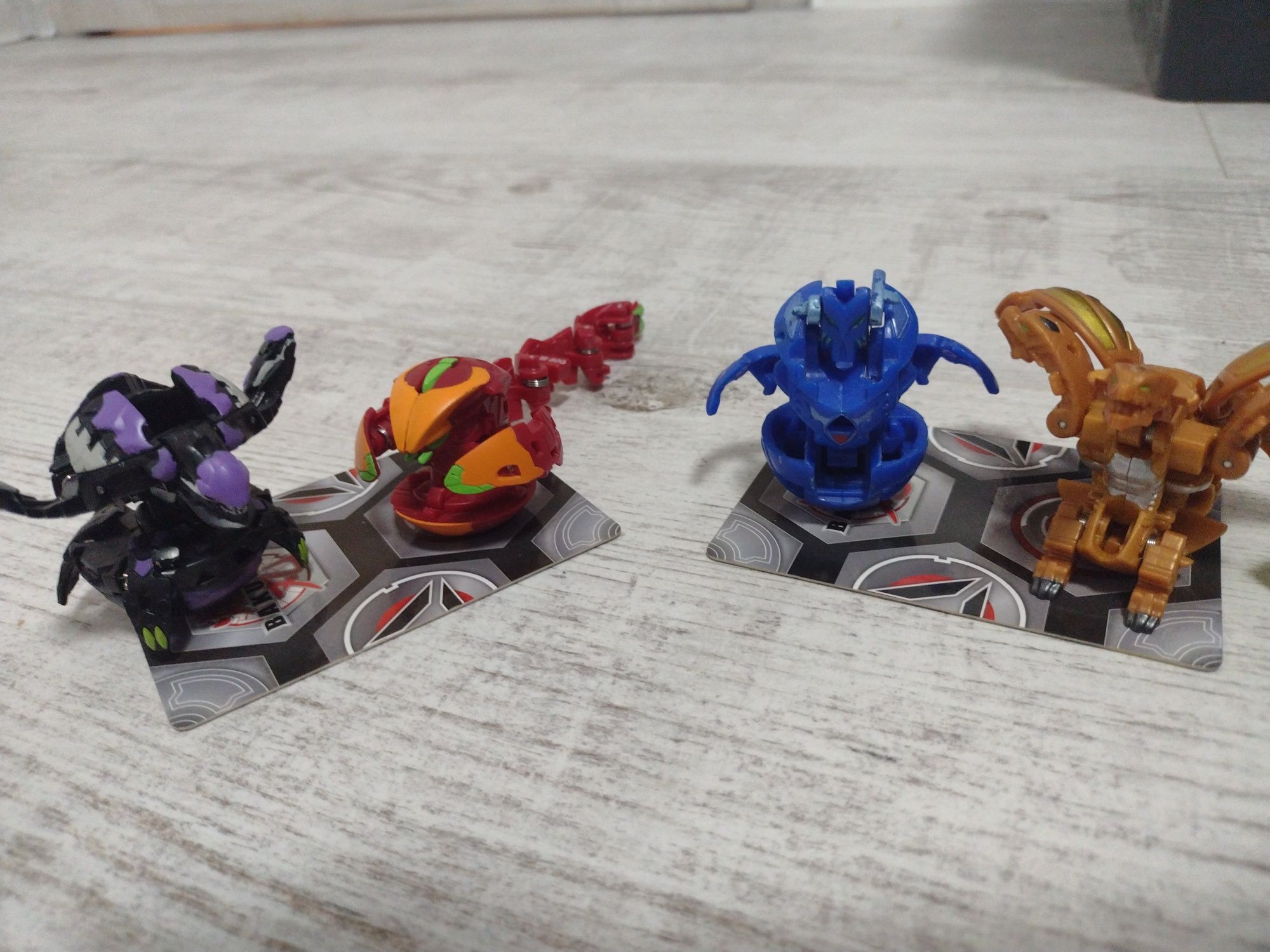 Bakugan karty i Kulki