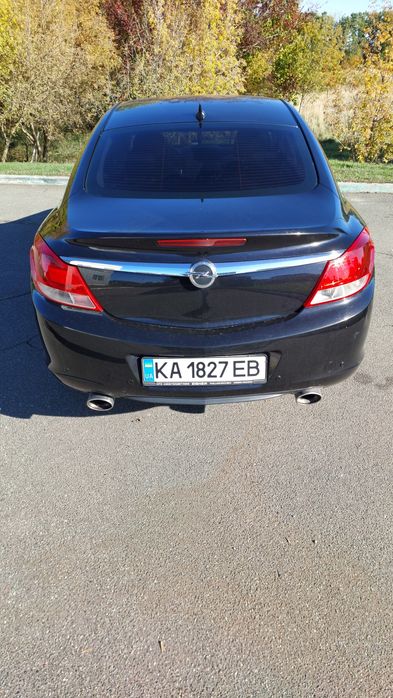 Опель  Інсигнія 1.6 турбо. Бензін