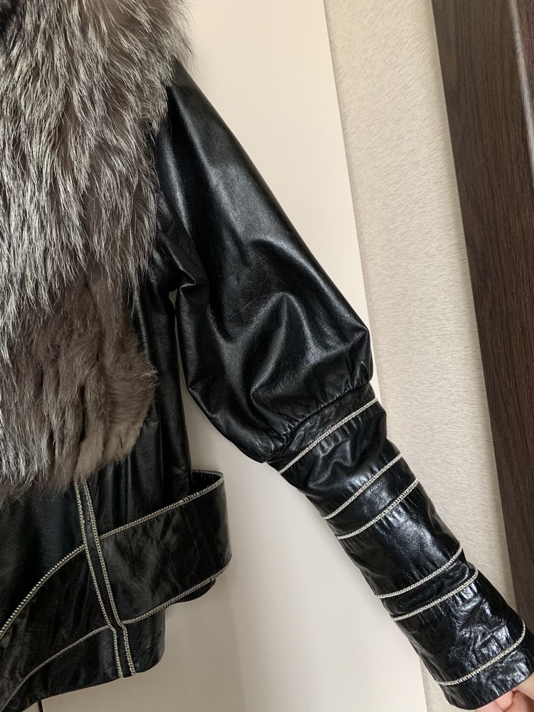 Меховая куртка-жилетка