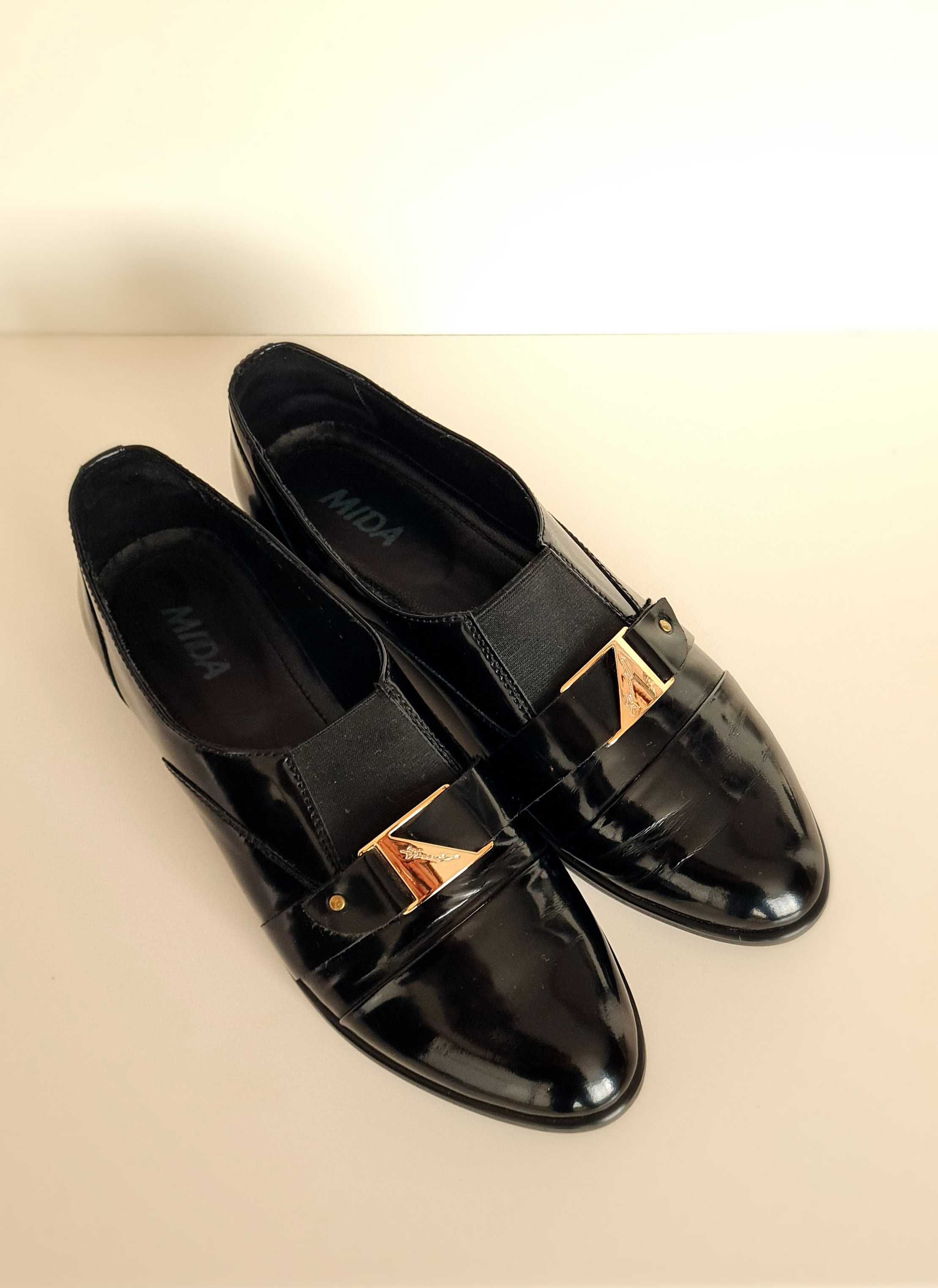 Туфли женские, лаковые без каблука | черные, кожа, размер 38