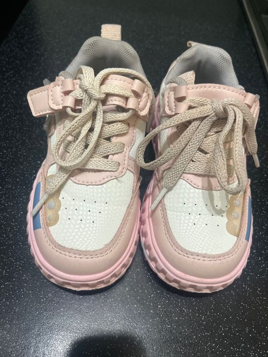 Кросівки для дівчинки 27 р