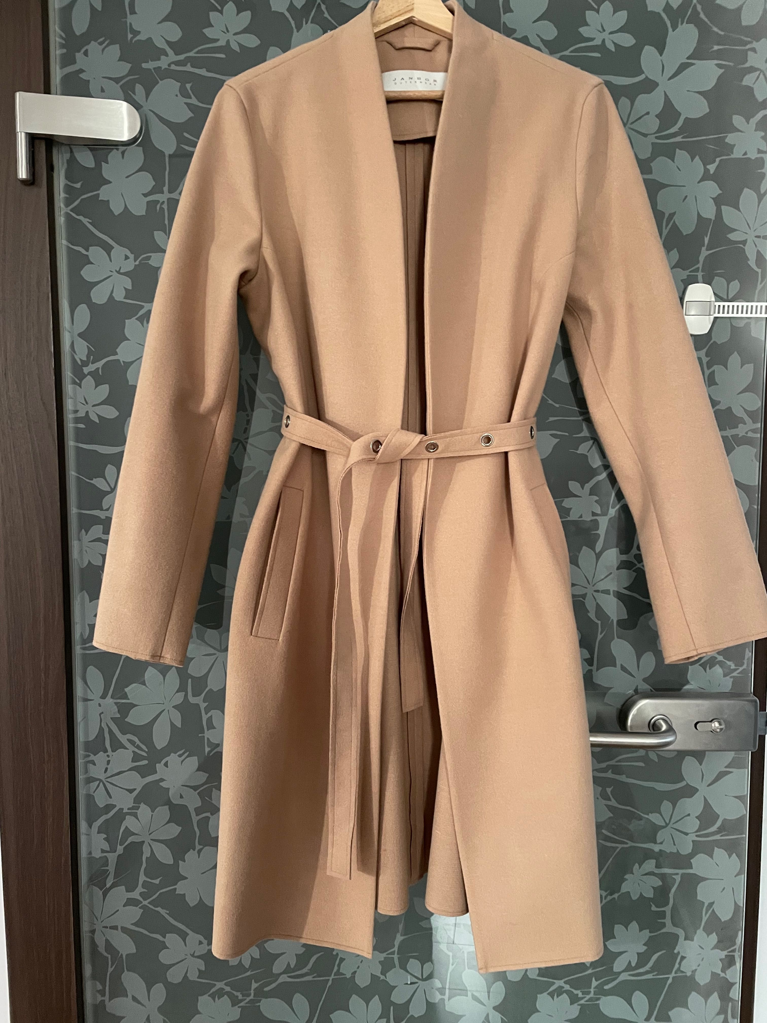 Lekki Camelowy płaszczyk Janbor - made in Poland