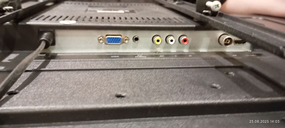 Телевизор Elenberg 48DF4030 под ремонт