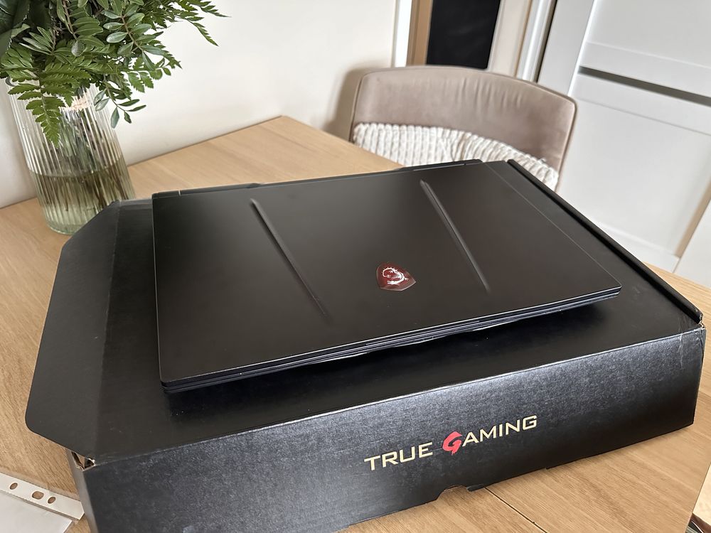 Latop MSI GL75 Leopard 10SDR-260XPL