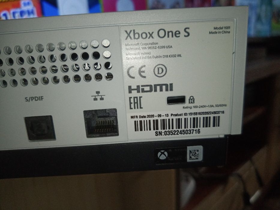 продам Xbox One 4 К  1  тир.гарантия документы коробка 11000 без торга