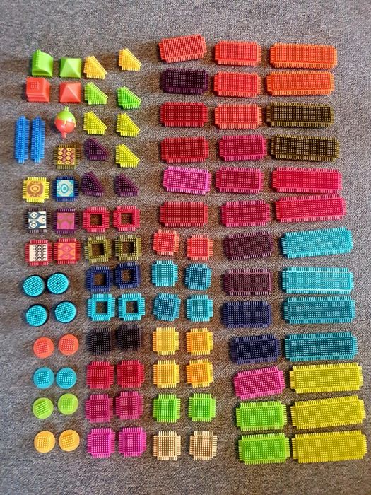 Klocki jeżyki B.TOYS dwa zestawy