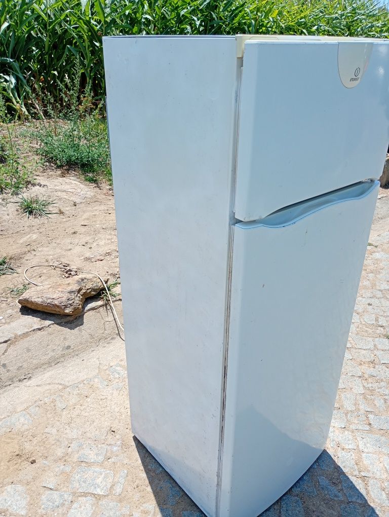 Frigorífico Indesit com entrega e garantia