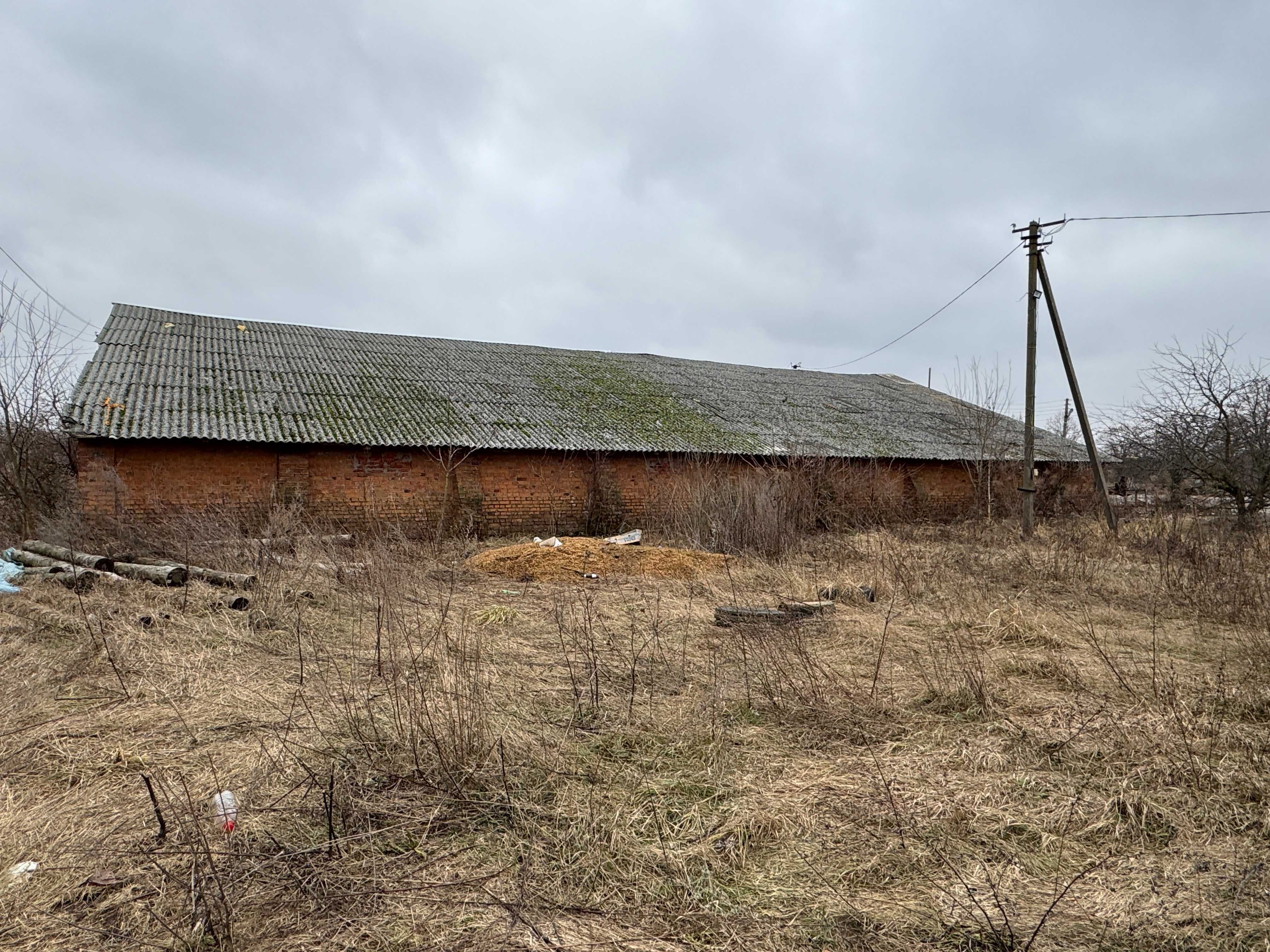 Комплекс нежитлових будівель 1 918,6 м2, с. Хоробичі, вул. Амосов
