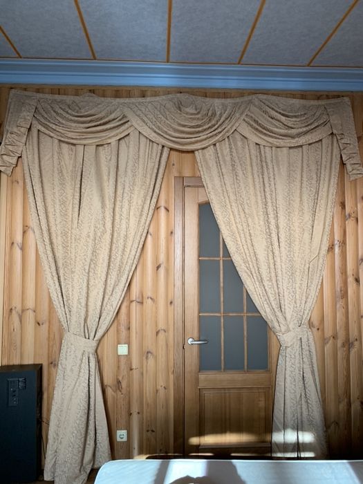 Шторы с ламбрекеном и зажимами. Ткань Италия плотные