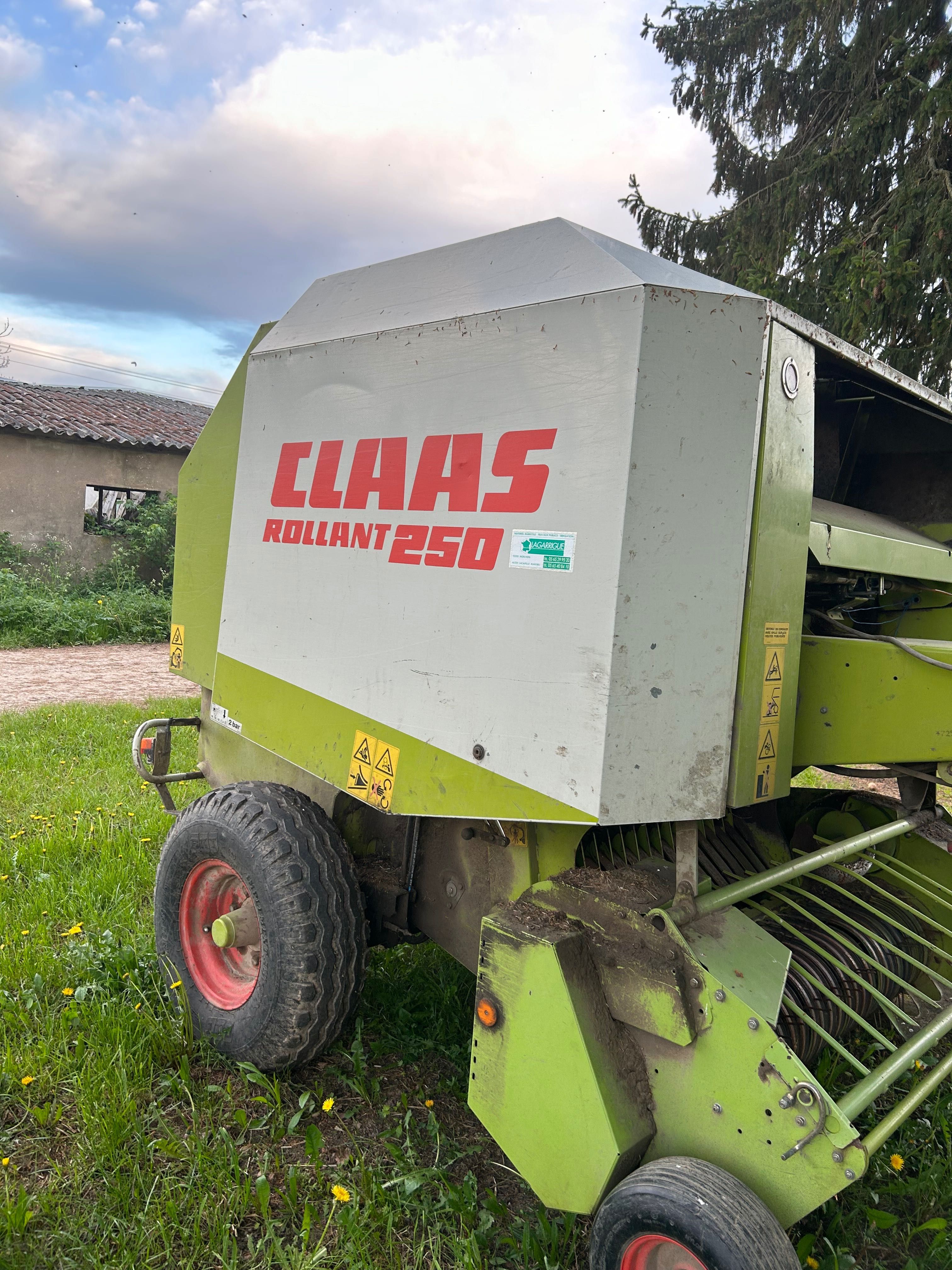 Prasa Claas 250 Roland