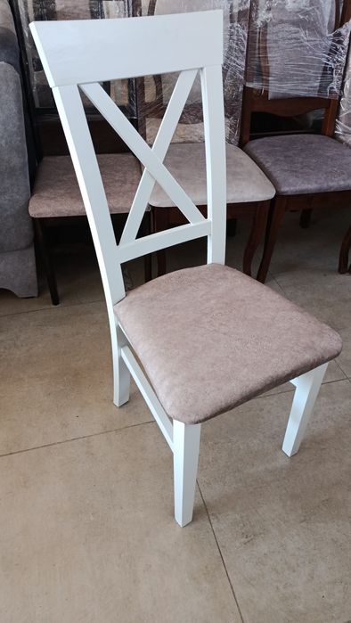 Стільці для кухні та вітальні