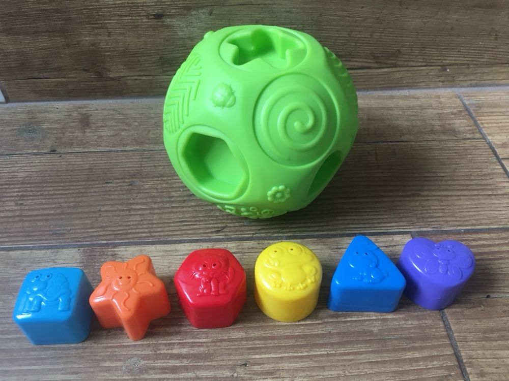 Piłka z kształtami do wkładania zabawka Fisher Price sorter