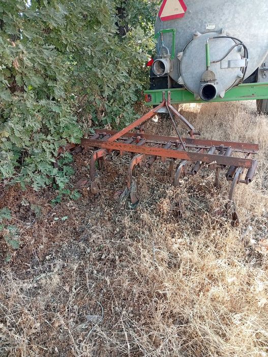 Alfaias  Escarificador de 9 arados. Em Bom Estado