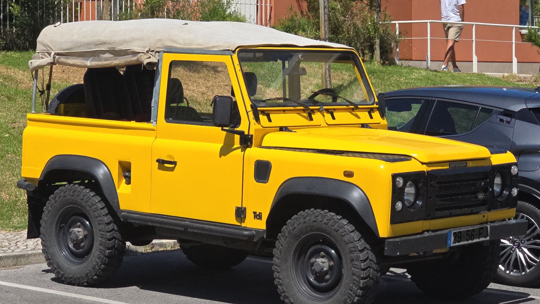 Land Rover Defender