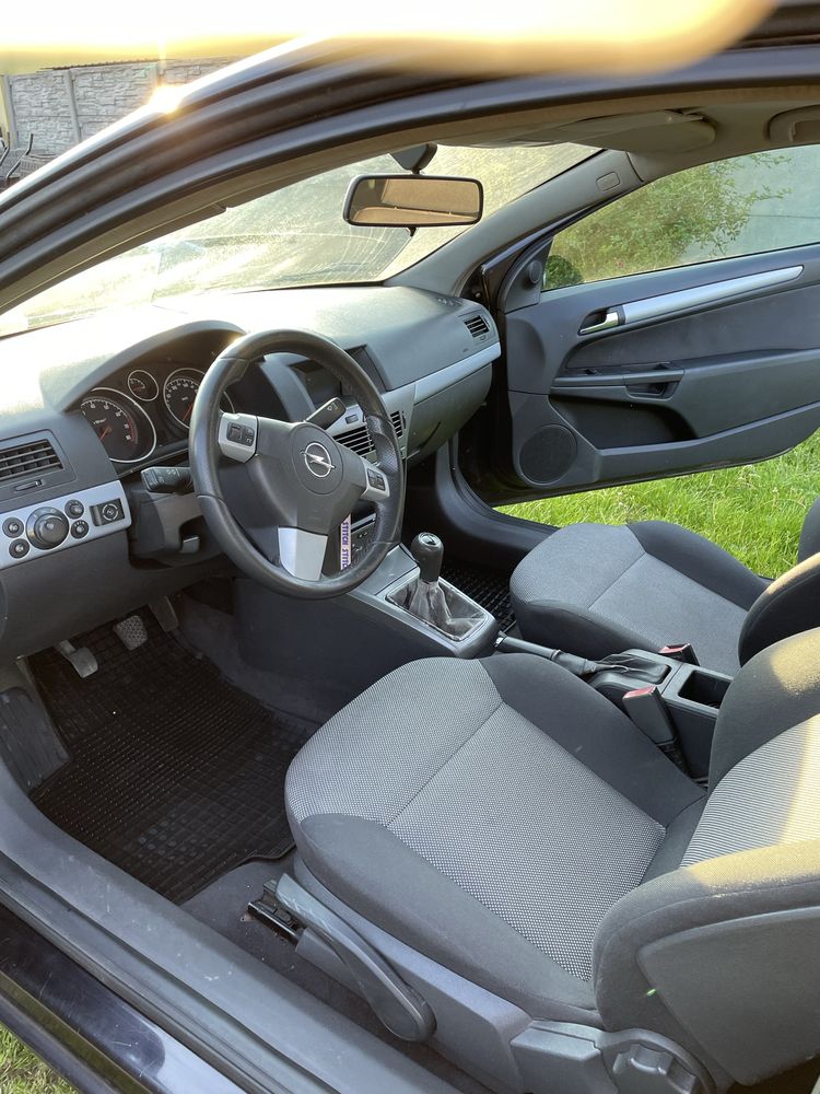Opel astra h gtc