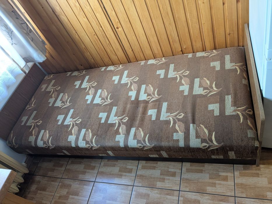 Tapczan, łóżko, leżanka, wersalka, sofa