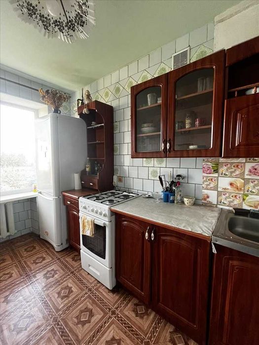 Здам в оренду трикімнатну квартиру на Алмазному