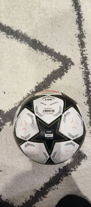 Футбольний мʼяч Адідас стан новий ні разу не грали