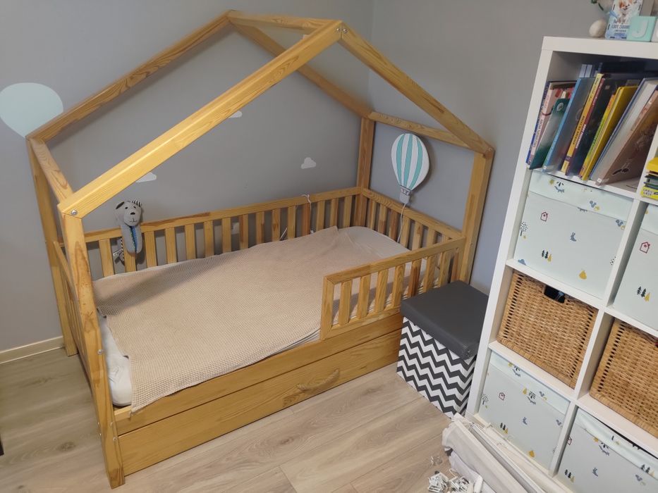 Łóżko dziecięce domek