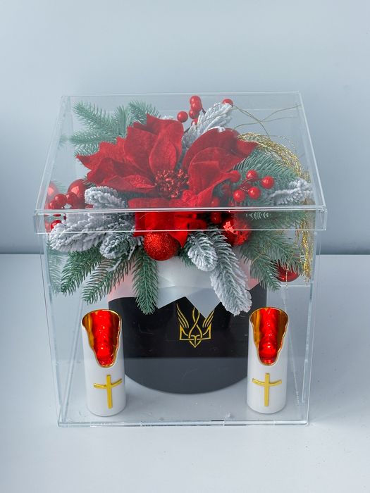 Новорічна композиція в кубі. Ялинка на могилу