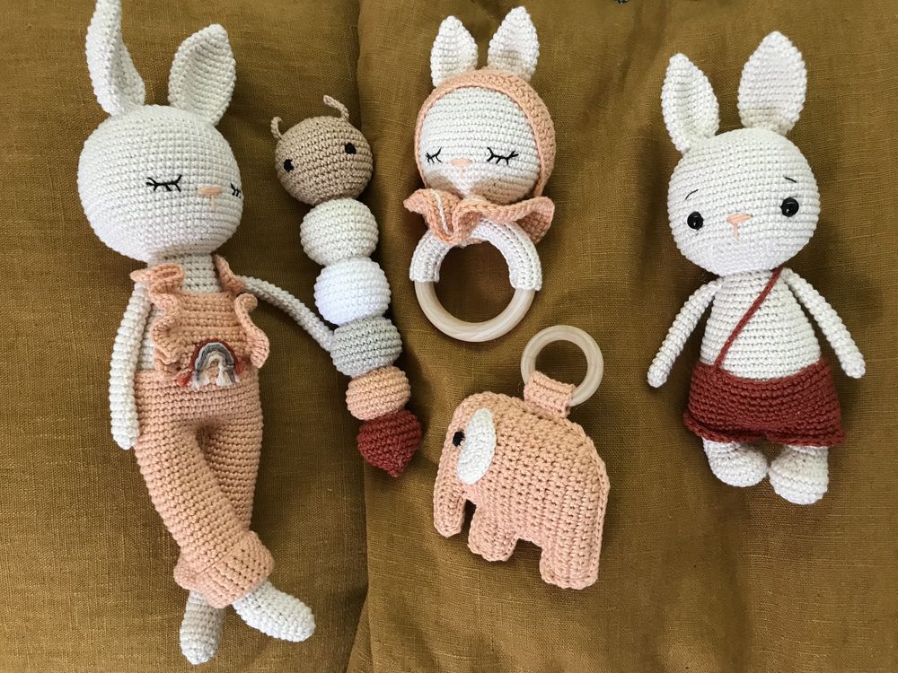 Coelhinha em amigurumi / crochet