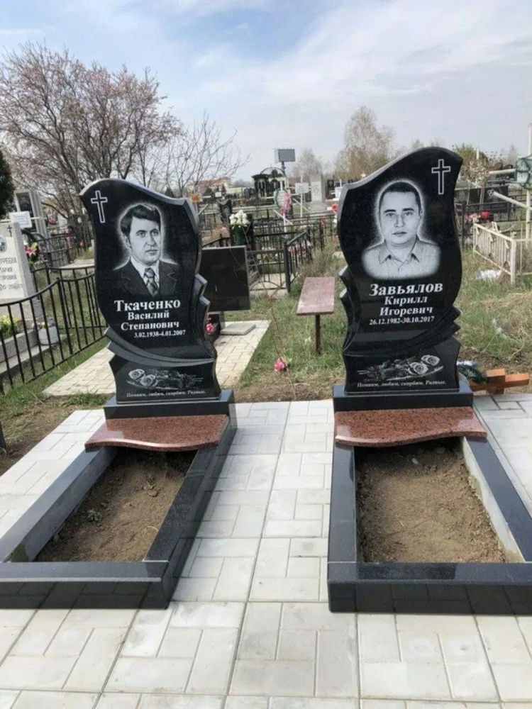 Памятник 100 тис.грн.