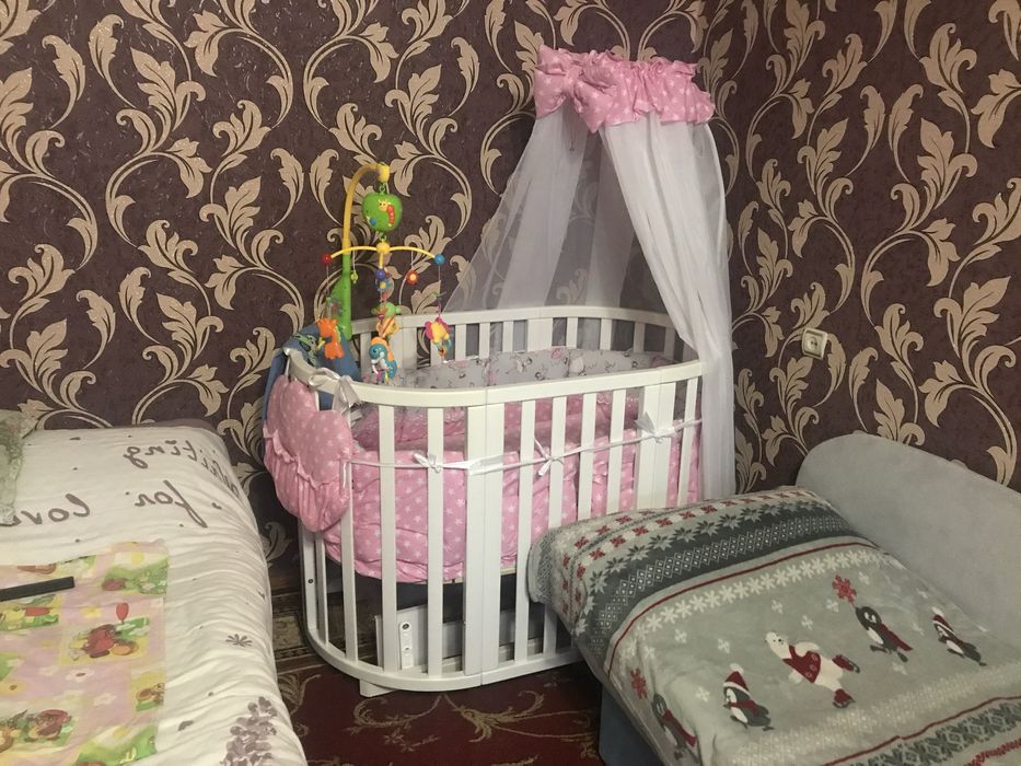 Овальна детяча кроватка, трансформер