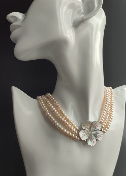 Бусы из жемчуга.