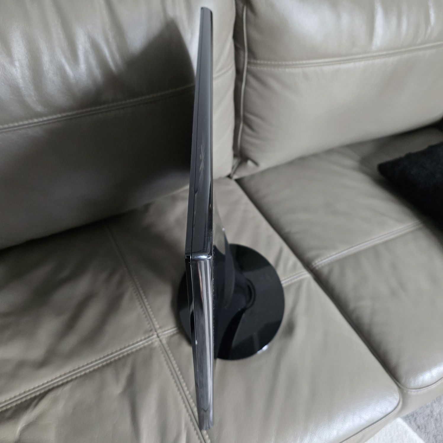 Monitor LG 22" Led slim seria W 86