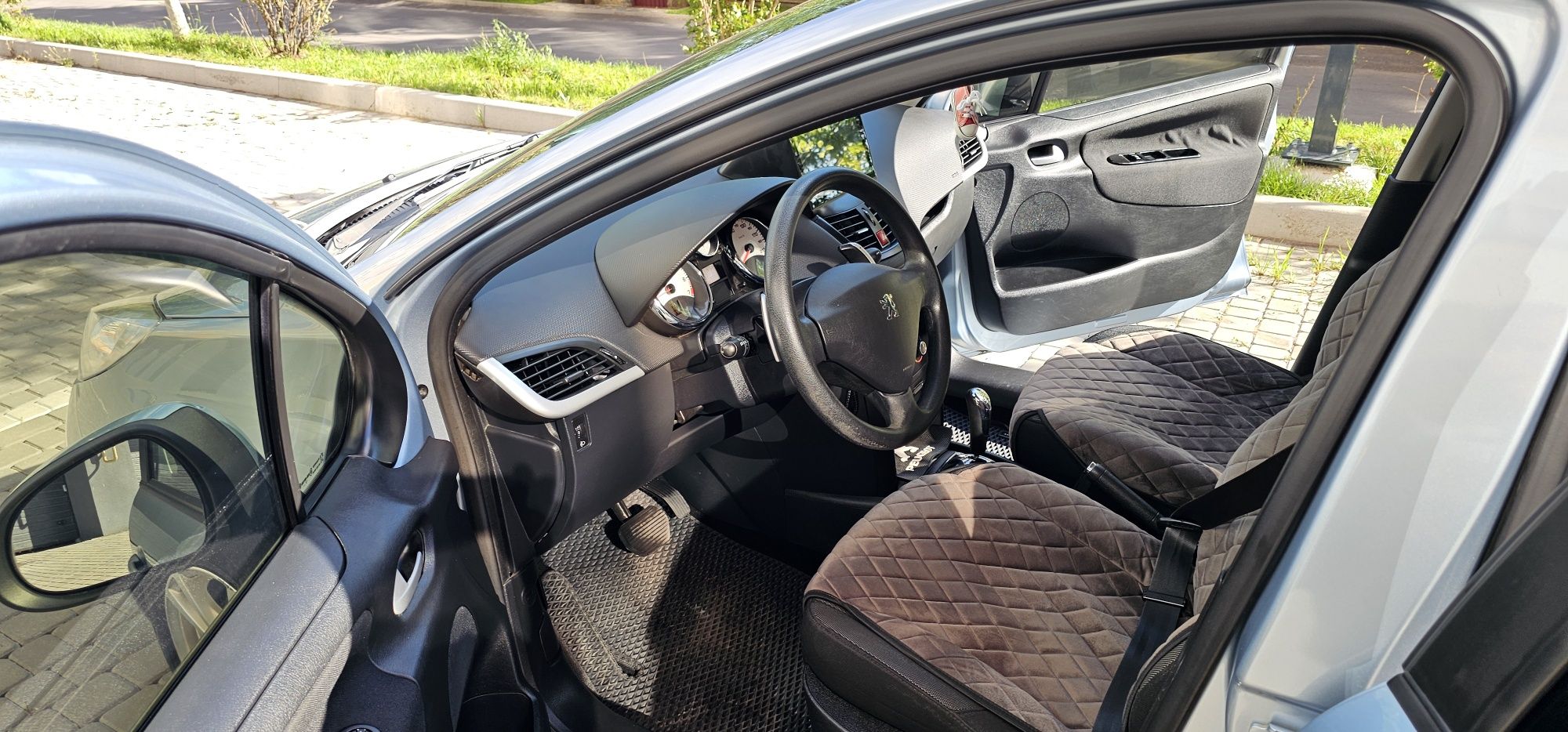 Peugeot 207 - відмінний стан