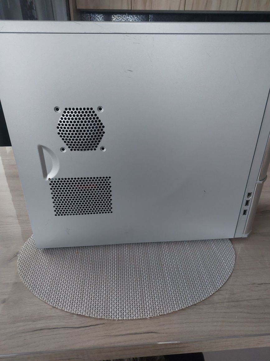 Komputer Cooler Master Intel Core i5 256GB 12GB RAM  Win10