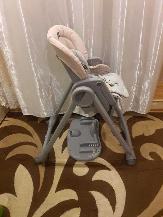 Стульчик для кормления Chicco Polly Magic RELAX БУ хорошее состояние.