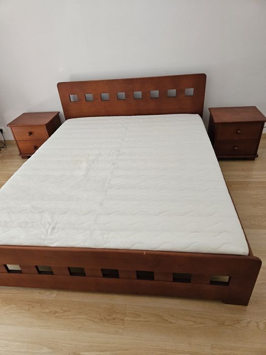 Drewniane łóżko 160 + szafki nocne + biurko