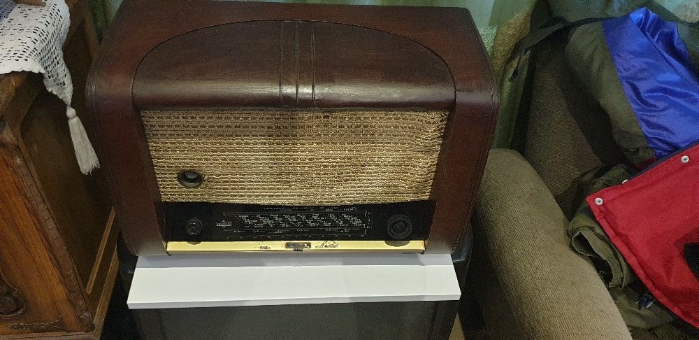Rádio antigo Nora foi revisto e funciona
