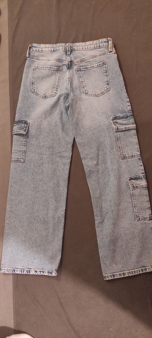 Spodnie jeansy z kieszeniami cargo rozmiar 152