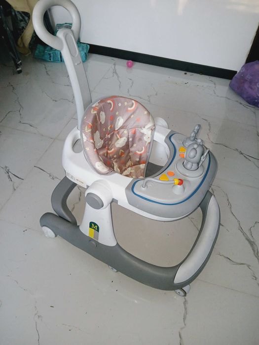 Grajacy chodzik Bemi