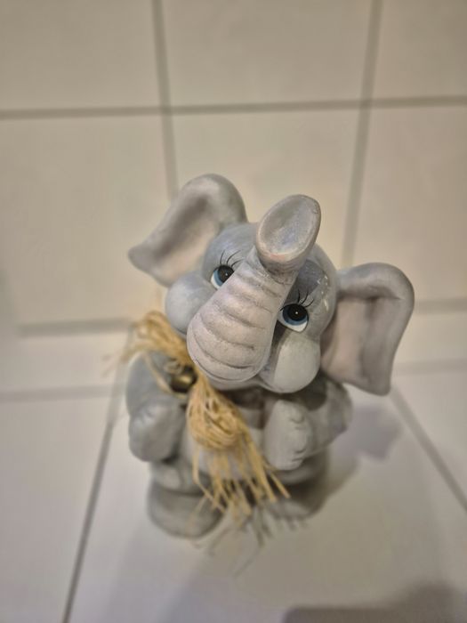 Skarbonka szary słoń