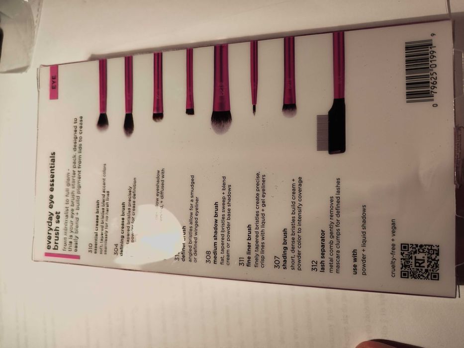 zestaw pędzli do makijażu