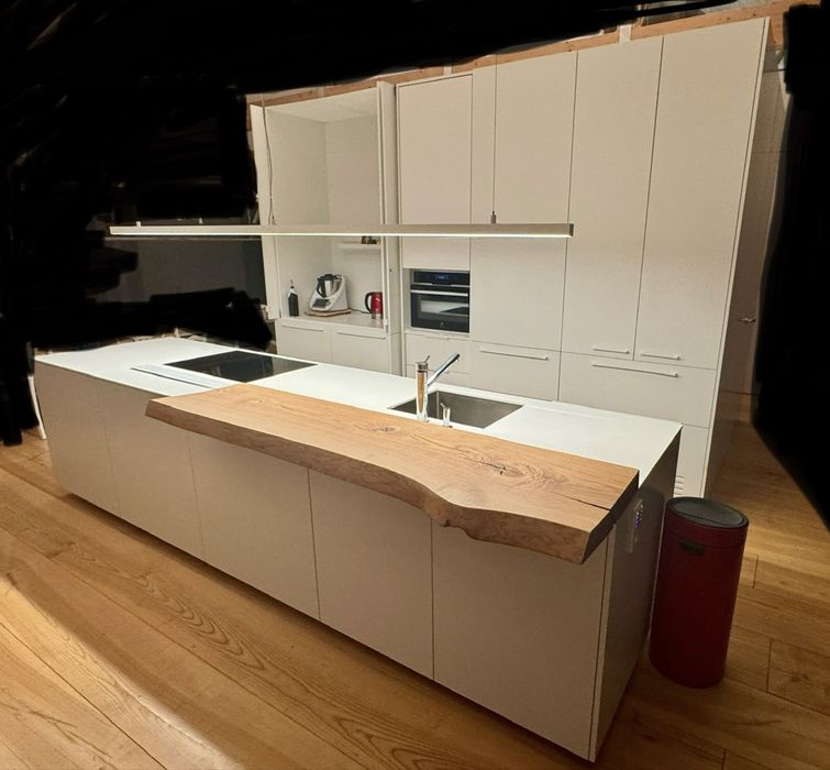 Kuchnia - wysokie szafki kuchenne